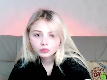 girl
        shy_blondiee cam image #57714