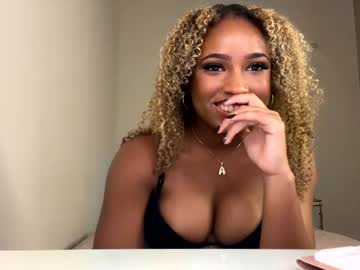 girl
        sky_alexxxis cam image #200020