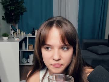 girl
        cherry_wave cam image #212372