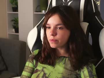 girl
        darellecrago cam image #193453