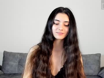 girl
        emma_cleves cam image #54929