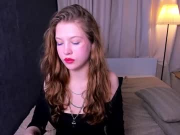 girl
        miahert cam image #210076