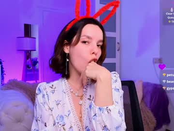 girl
        majja_ cam image #226024