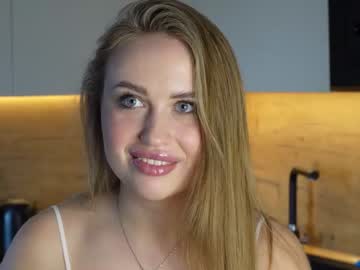 girl
        adele_blonde cam image #169587