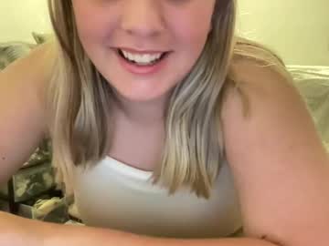 girl
        prettybeth57 cam image #210047