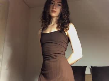 girl
        cecilsterger cam image #17975