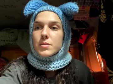 couple
        roocloo cam image #212442