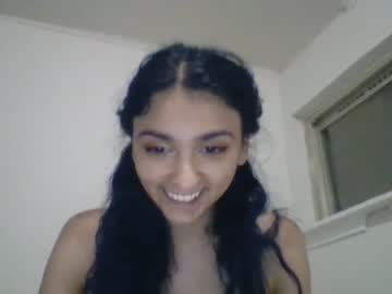 girl
        dreamymermaid cam image #92111
