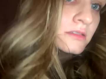 girl
        kelseypuff cam image #82716