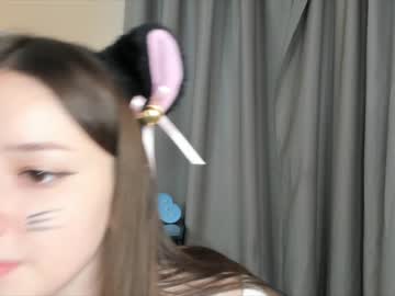 girl
        abigailkeira cam image #130295