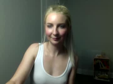 girl
        littlelanaxo cam image #153681