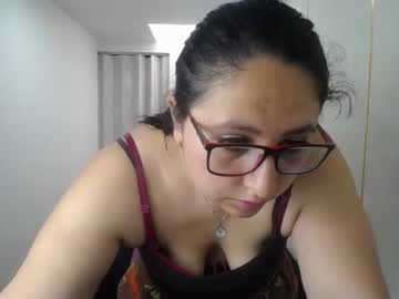 girl
        velathompson cam image #65930