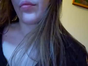 girl
        maddiee246616 cam image #129182