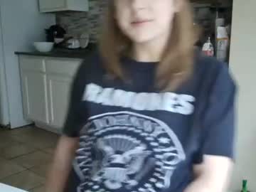 girl
        tinywithtiddies cam image #54393