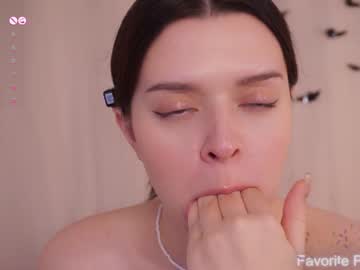 girl
        cuddlebyyou cam image #57947