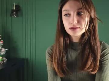 girl
        erlenebarritt cam image #223445