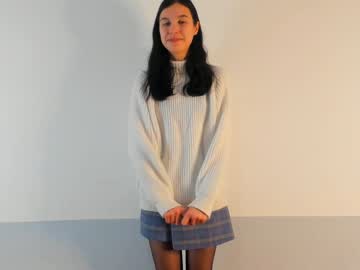 girl
        sixkiks cam image #72352