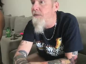 couple
        bigwhitedickdaddy69 cam image #74202