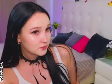 girl
        pandorapawss cam image #251650