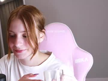 girl
        edahawks cam image #215502