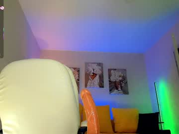 girl
        super_peach cam image #63345