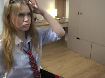 girl
        lynetades cam image #206162