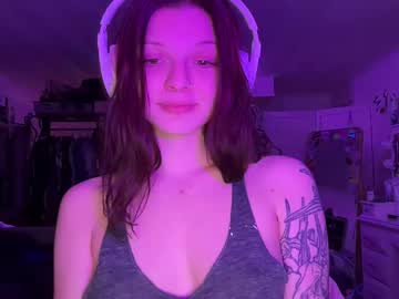 girl
        ultravioletts cam image #220359