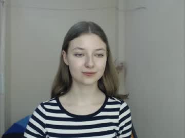 girl
        vivien_leight cam image #65718