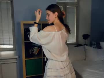 girl
        youne_and_beautiful cam image #78338
