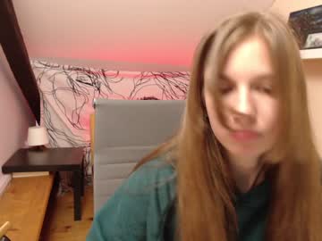 girl
        suziii_ cam image #76444