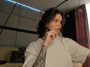 girl
        uwu_eva cam image #20856