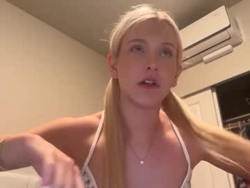 girl
        cassiemaee cam image #266350