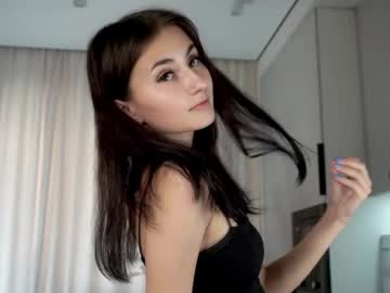girl
        fancyash cam image #189100