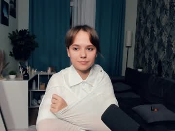 girl
        cherry_wave cam image #212383