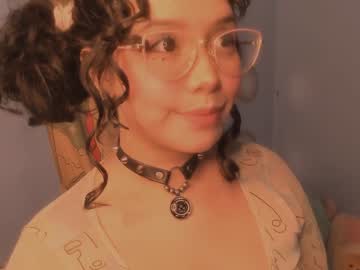 girl
        angelmoouth cam image #131616