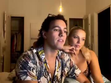 couple
        chulo33333 cam image #120892
