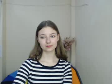 girl
        vivien_leight cam image #65755