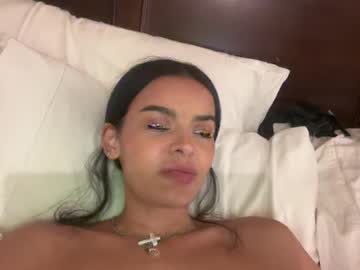 couple
        misslatinaqueen cam image #256376