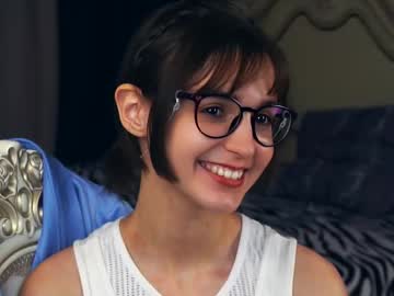 girl
        udelegorbett cam image #235471