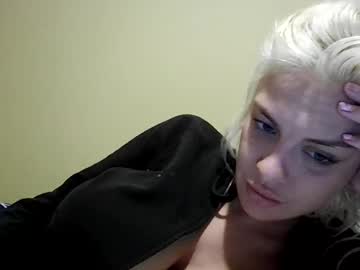 girl
        ashleymaddyyyy647935 cam image #86572