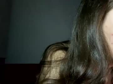 girl
        lunaria2022 cam image #76651