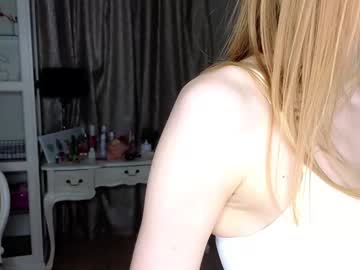 girl
        gooody_girl cam image #260673