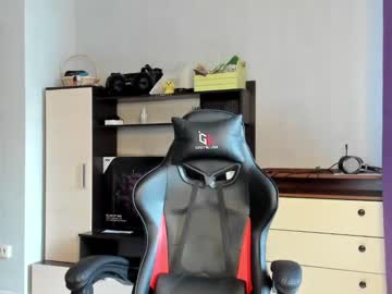 girl
        leahleah__ cam image #75062
