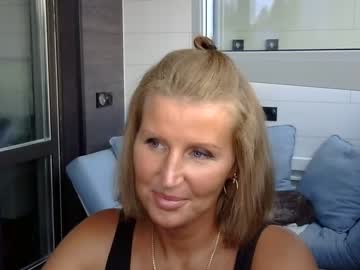 girl
        emily_nelson cam image #102618