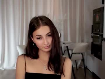 girl
        fancyash cam image #189124