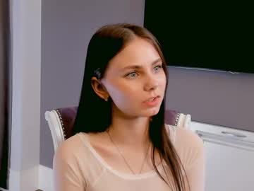 girl
        sheenafairleigh cam image #182578