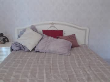 girl
        melaniedream cam image #110715