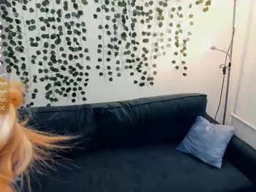 girl
        little__caprice cam image #21346