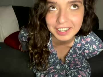 girl
        straightoutthetrailer cam image #158952