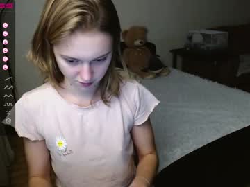 girl
        shy_mirabel cam image #9202